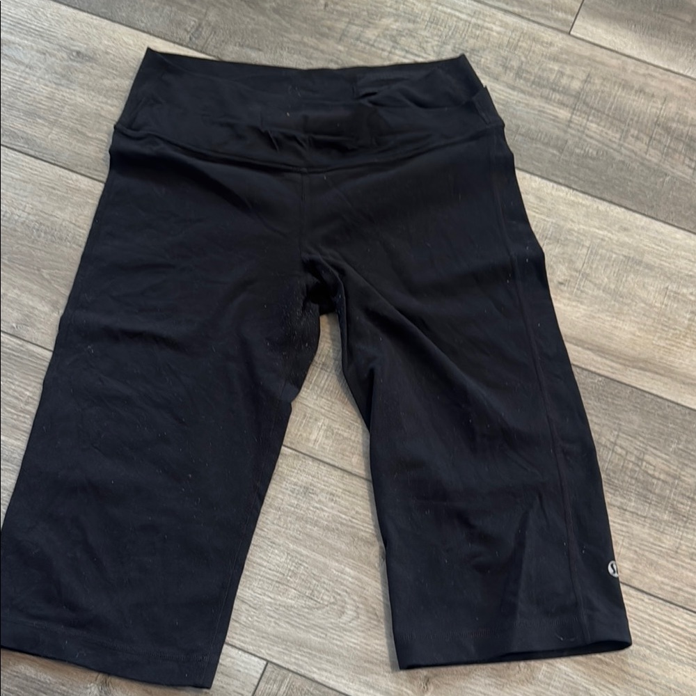 Lululemon Athletica Black Capri Pants for Active Wear